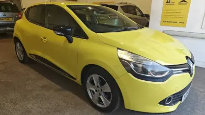 Used Renault Clio Dynamique 73 HP (53 kW) 2015 Hatchback