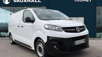 Used Vauxhall Vivaro S 101 HP (74 kW) 2022 White MPV