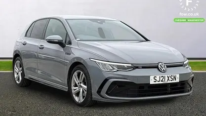 Used VW Golf VIII R-line 131 HP (96 kW) 2024 Hatchback