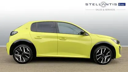 Used Peugeot 208 GT 102 HP (75 kW) 2024 Yellow Hatchback