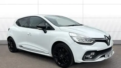 Used Renault Clio 200 HP (147 kW) 2017 White Hatchback