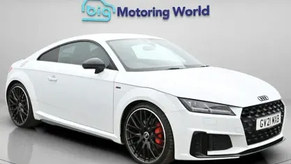 Usado Audi TT Black Edition 245 HP (180 kW) 2021 Branco Coupé