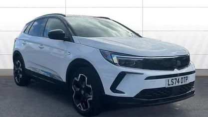 White Used 2024 Vauxhall Grandland X Ultimate SUV | £21,249 (Good price)