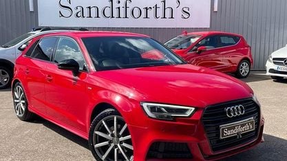 Begagnad Audi A3 Sportback Black Edition 116 HK (85 kW) 2018 Röd Halvkombi