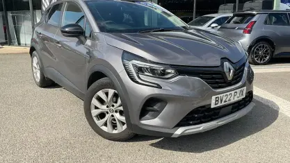 Usado Renault Captur Iconic 91 HP (66 kW) 2022 SUV