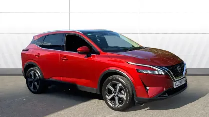 Used Nissan Qashqai N-Connecta 140 HP (102 kW) 2023 Red SUV
