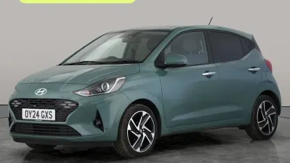 Used Hyundai i10 Premium 67 HP (49 kW) 2023 Green Hatchback