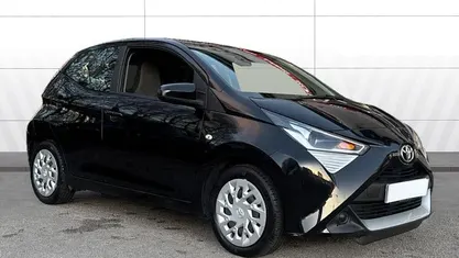 Used Toyota Aygo X-play 72 HP (52 kW) 2021 Hatchback