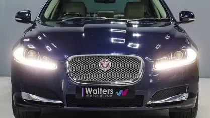 Second-hand Jaguar XF Luxury 163 CP (119 kW) 2015 Berlinǎ