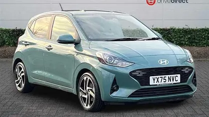 Pearl mangrove green New 2025 Hyundai i10 Premium Hatchback | £17,100 (Good price)