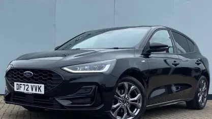 Używany Ford Focus ST-Line 125 KM (91 kW) 2023 Czarny Hatchback