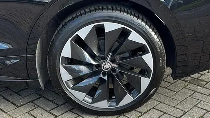 Used 2023 Skoda Enyaq iV SportlinePlus SUV | £25,999 (Fair price)