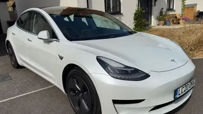 Used Tesla Model 3 Standard Range 180 kW (245 HP) 2020 White Sedan
