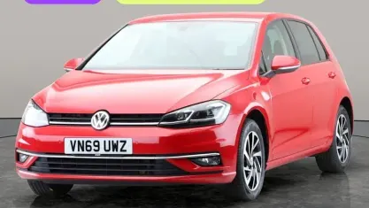 Usado VW Golf VII Edition 150 HP (110 kW) 2020 Vermelho Citadino