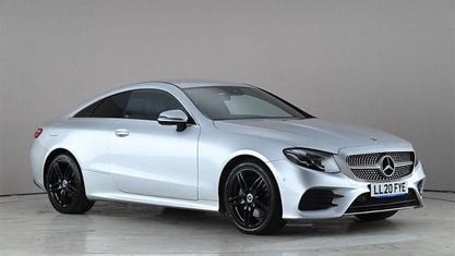 Usado Mercedes E220 AMG Line Premium 194 HP (142 kW) 2020 Prateado Coupé