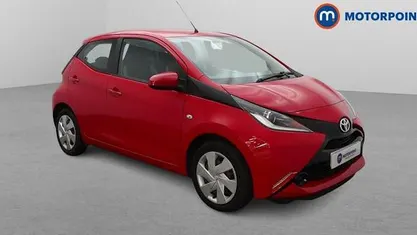 Used Toyota Aygo X-play 69 HP (50 kW) 2018 Red Hatchback
