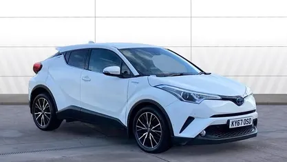 Used Toyota C-HR 122 HP (89 kW) 2017 White SUV