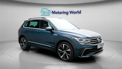 Usado VW Tiguan R-line 150 HP (110 kW) 2022 Azul SUV