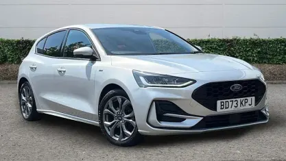 Used Ford Focus ST-Line 125 HP (91 kW) 2023 Silver Hatchback