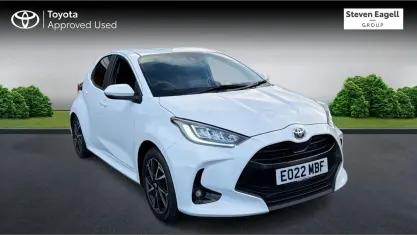Used Toyota Yaris Design 116 HP (85 kW) 2022 White Hatchback