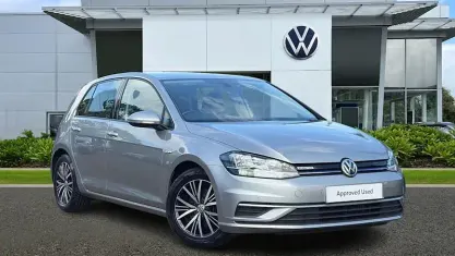 Used VW Golf VII SE 131 HP (96 kW) 2018 Silver Hatchback