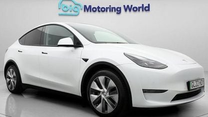 Begagnad Tesla Model Y Long Range AWD 286 kW (389 HK) 2025 SUV