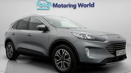 Używany Ford Kuga Titanium 150 KM (110 kW) 2023 Srebrny SUV