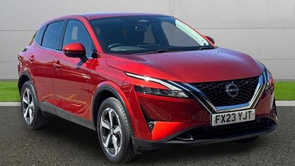 Używany Nissan Qashqai N-Connecta 140 KM (102 kW) 2023 Czerwony SUV