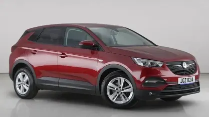 Used Vauxhall Grandland X S 120 HP (88 kW) 2018 Red SUV