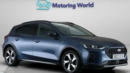 Begagnad Ford Focus Active 125 HK (91 kW) 2023 Blå Halvkombi