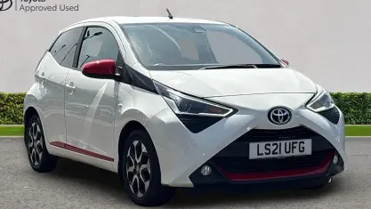 Used Toyota Aygo Trend 72 HP (52 kW) 2021 White flash Hatchback