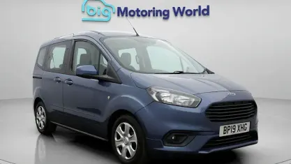 Usado Ford Tourneo Zetec 101 CV (74 kW) 2019 Familiar
