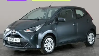 Used Toyota Aygo X-play 72 HP (52 kW) 2020 Hatchback