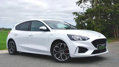 Usado Ford Focus ST-Line X 182 HP (133 kW) 2020 Branco Citadino