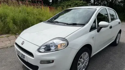 Used Fiat Punto Pop 69 HP (50 kW) 2017 White Hatchback