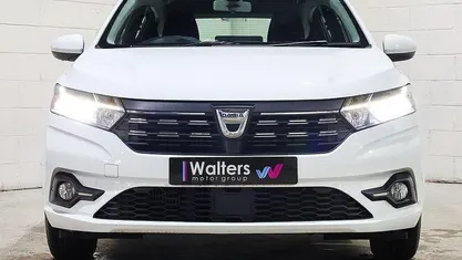 Used Dacia Sandero Comfort 91 HP (66 kW) 2022 White Hatchback