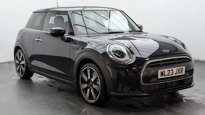 Blue/black Used 2022 Mini Cooper Exclusive Hatchback | £19,250 (Fair price)