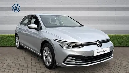 Used VW Golf VIII Life 131 HP (96 kW) 2023 Silver Hatchback