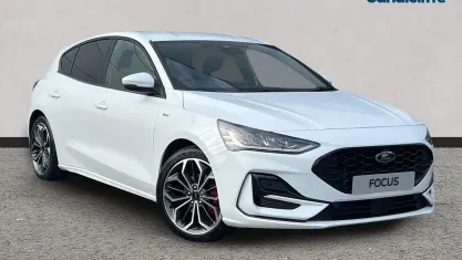 Ny Ford Focus ST-Line X 125 HK (91 kW) 2025 Vit Halvkombi