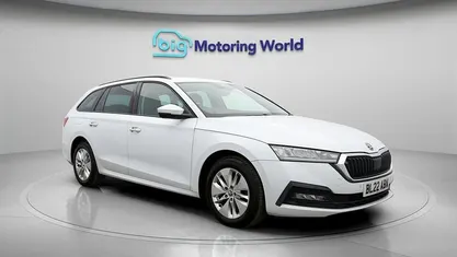 Used Skoda Octavia SE Technology 110 HP (80 kW) 2022 White Estate