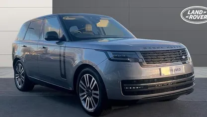 Used 2025 Land Rover Range Rover SE SUV | £88,785 (Fair price)