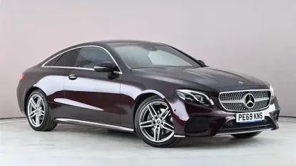 Używany Mercedes E220 AMG line 194 KM (142 kW) 2019 Czerwony Coupe
