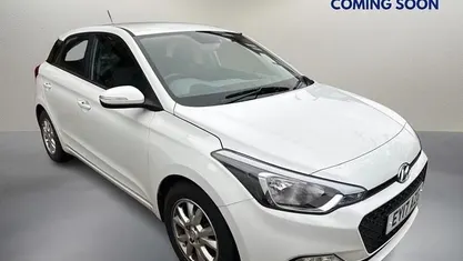 White Used 2017 Hyundai i20 SE Hatchback | £7,050 (Fair price)