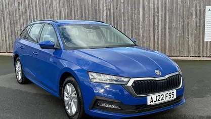 Blue Used 2022 Skoda Octavia SE Technology Estate | £12,575 (Fair price)