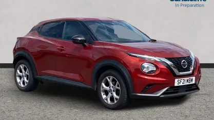 Used Nissan Juke N-Connecta 114 HP (83 kW) 2023 Red SUV