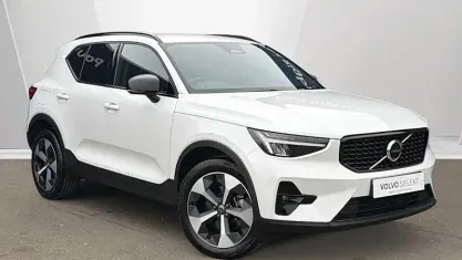 Usado Volvo XC40 Plus 197 HP (144 kW) 2025 SUV