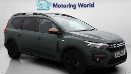 Green Used 2025 Dacia Jogger Extreme MPV | £19,925 (Fair price)