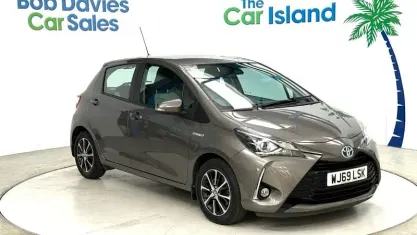 Used Toyota Yaris Hybrid 101 HP (74 kW) 2019 Bronze Hatchback