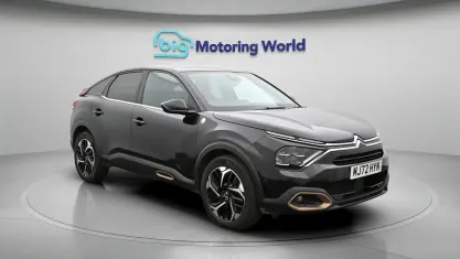 Używany Citroën C4 PureTech 131 KM (96 kW) 2022 Czarny Hatchback