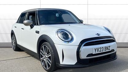 Begagnad Mini Cooper Exclusive 156 HK (114 kW) 2022 Vit Halvkombi